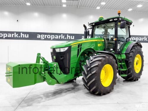 John Deere 8260R recensioni e scheda tecnica