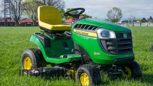 John Deere D125 recensioni e scheda tecnica