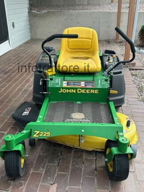 John Deere Z225 recensioni e scheda tecnica